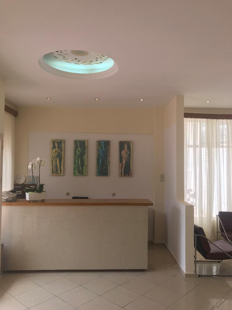 Hotel Karyatides Agia Marina  ภายนอก รูปภาพ
