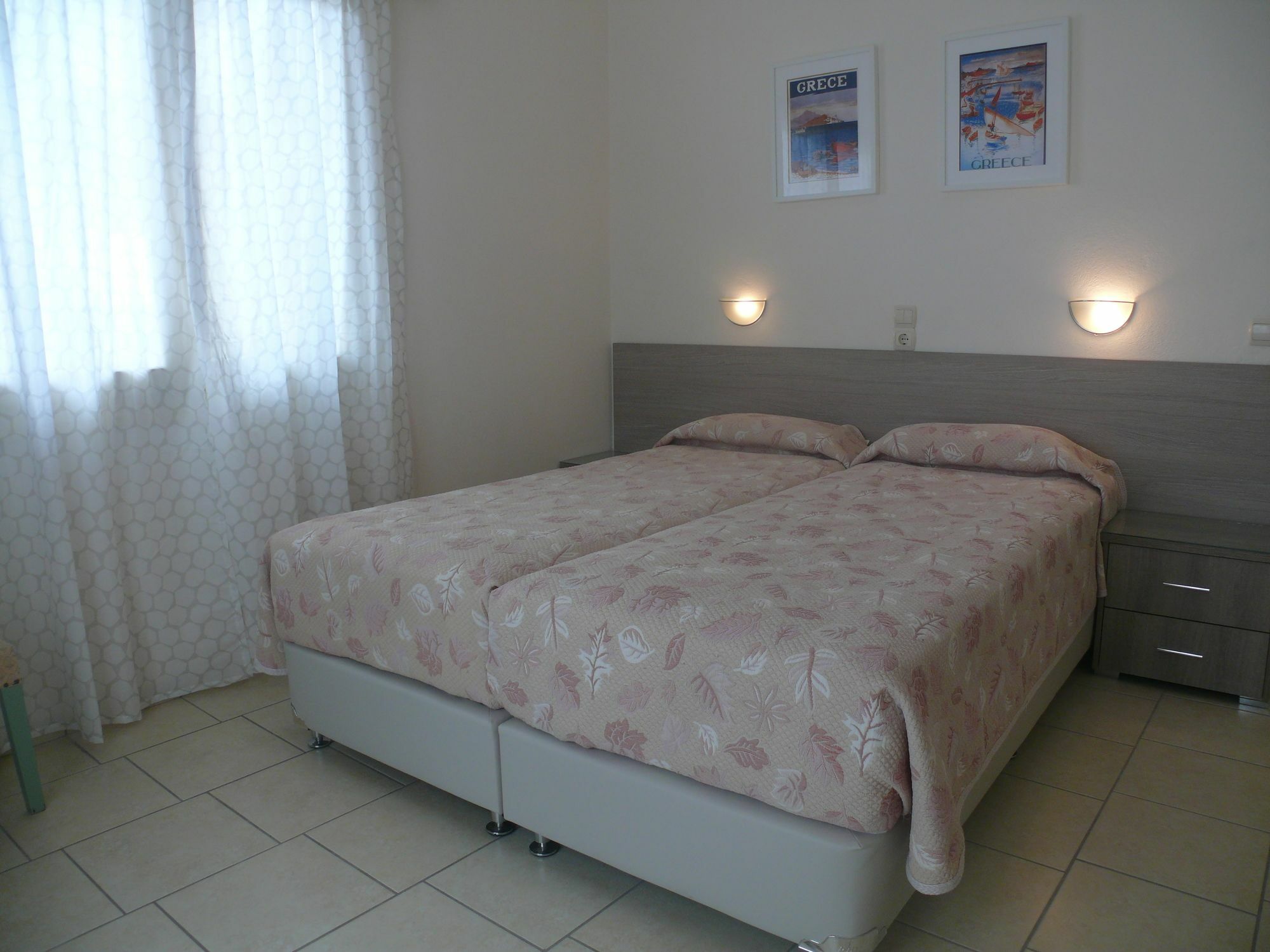 Hotel Karyatides Agia Marina  ภายนอก รูปภาพ