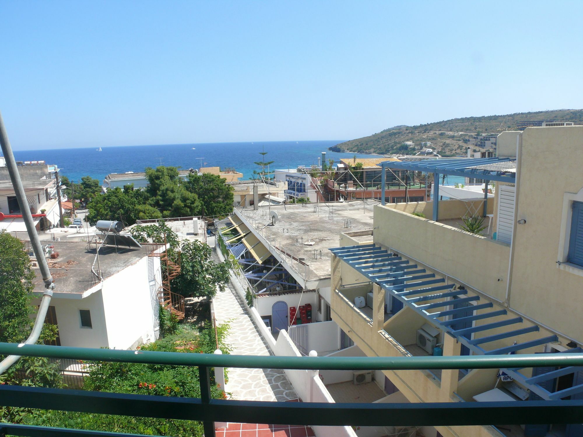 Hotel Karyatides Agia Marina  ภายนอก รูปภาพ