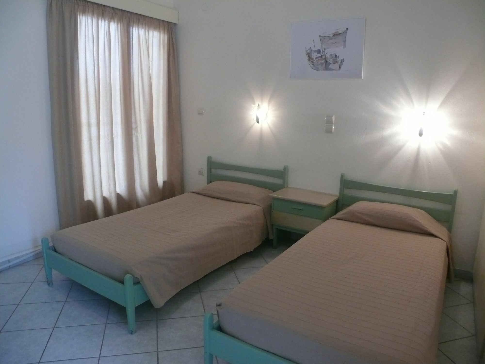 Hotel Karyatides Agia Marina  ภายนอก รูปภาพ